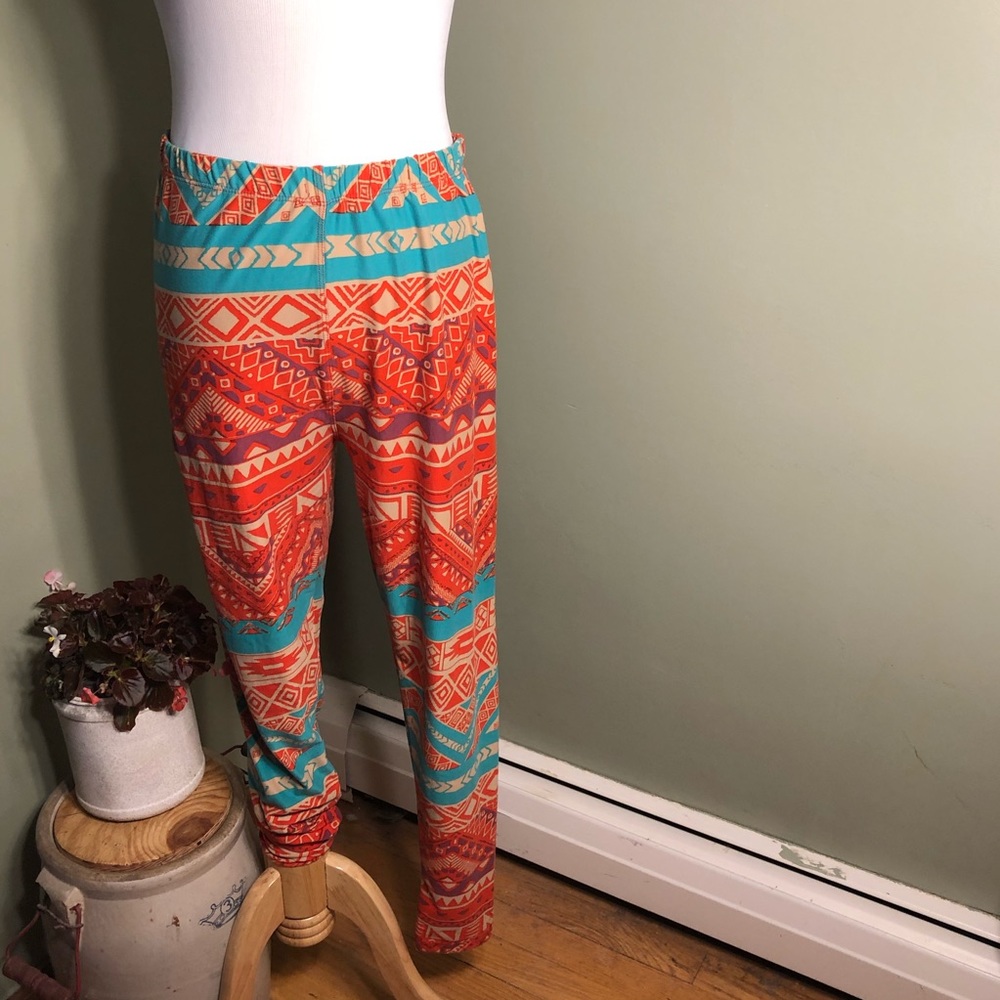 Tc Lularoe Leggings In An Aztec Print. - image 4